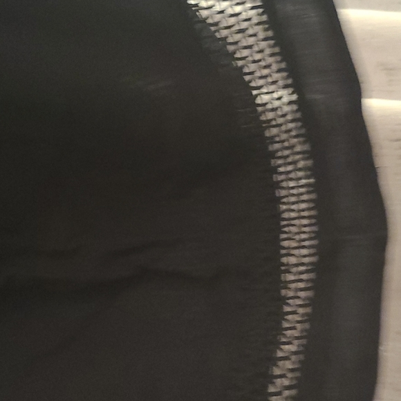 **NWOT** Black off the shoulder top -  Size L - Picture 3 of 4